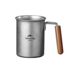 یوان استیل Naturehike مدل NH21SJ001 – حجم ۳۵۰ میلی‌لیتر برای سبک زندگی پرانرژی و فعال، دسترسی آسان به نوشیدنی‌های گرم یا سرد در طول روز اهمیت زیادی دارد. لیوان استیل نیچرهایک NH21SJ001 با طراحی ارگونومیک و متریال باکیفیت، ابزاری ایده‌آل برای نوشیدن راحت و استفاده تک‌دست در طبیعت، سفر، کمپینگ یا فعالیت‌های روزمره است. ویژگی‌های طراحی و کیفیت ساخت جنس بدنه: استیل ضدزنگ 304، کاملاً BPA-free و بی‌ضرر دسته: چوب گردوی مقاوم و ارگونومیک برای استفاده راحت طراحی مناسب برای قرارگیری در زیر اکثر قهوه‌سازها امکان استفاده تک‌دست و حمل آسان در مسیرهای طولانی مشخصات فنی حجم: ۳۵۰ میلی‌لیتر وزن: ۱۵۰ گرم ابعاد: ۹.۶ × ۷.۷ × ۱۲ سانتی‌متر کاربرد: مناسب استفاده روزمره و طبیعت‌گردی مزایا و کاربرد نوشیدن چای، قهوه یا سایر نوشیدنی‌ها با طعم اصلی و بدون تغییر مزه طراحی سبک و جمع‌وجور، مناسب برای سفر، کمپینگ یا استفاده در محیط کار ساختار مقاوم و ضدزنگ، طول عمر بالا و مقاومت در برابر ضربه و حرارت درباره برند Naturehike نیچرهایک، تأسیس‌شده در سال ۲۰۱۰، یکی از برندهای مطرح تجهیزات کمپینگ و طبیعت‌گردی است که تمرکز خود را بر تولید محصولاتی بادوام، باکیفیت و سازگار با محیط‌زیست گذاشته است. محصولات این برند، تجربه‌ای ایمن و راحت از زندگی در فضای باز را برای کاربران فراهم می‌کنند. لیوان استیل NH21SJ001 نیچرهایک انتخابی ایده‌آل برای افرادی است که می‌خواهند نوشیدنی خود را همیشه همراه داشته باشند و از تجربه‌ای راحت و ایمن در طبیعت و سفر لذت ببرند.